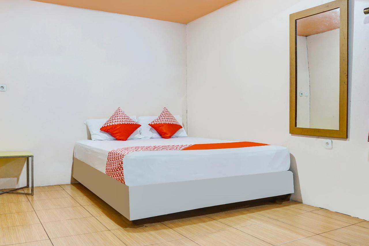 Oyo 90923 Makassar Cottage Balangberu Buitenkant foto