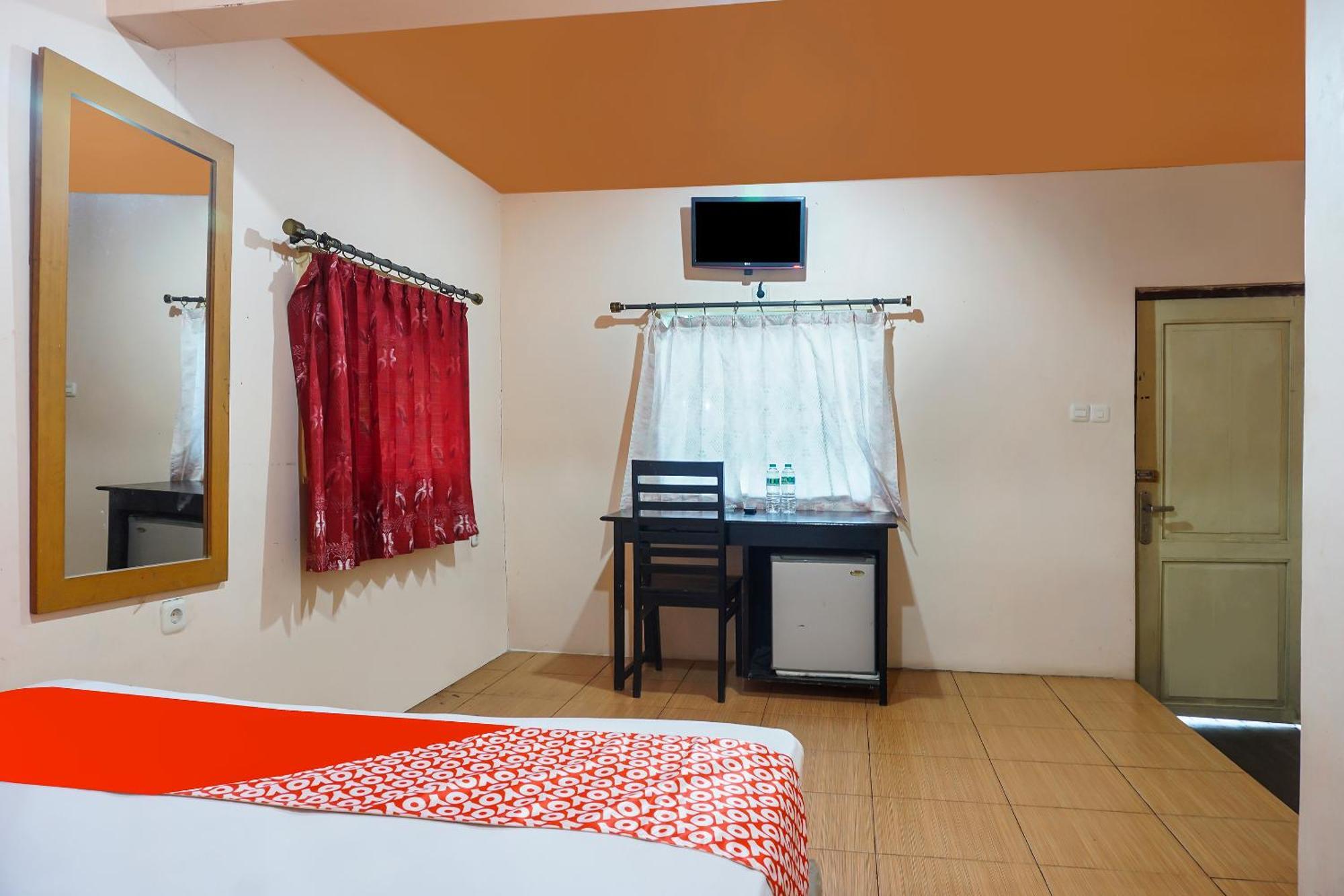 Oyo 90923 Makassar Cottage Balangberu Buitenkant foto