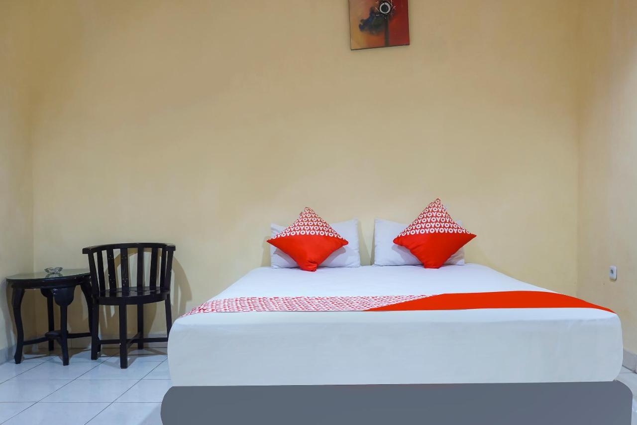 Oyo 90923 Makassar Cottage Balangberu Buitenkant foto