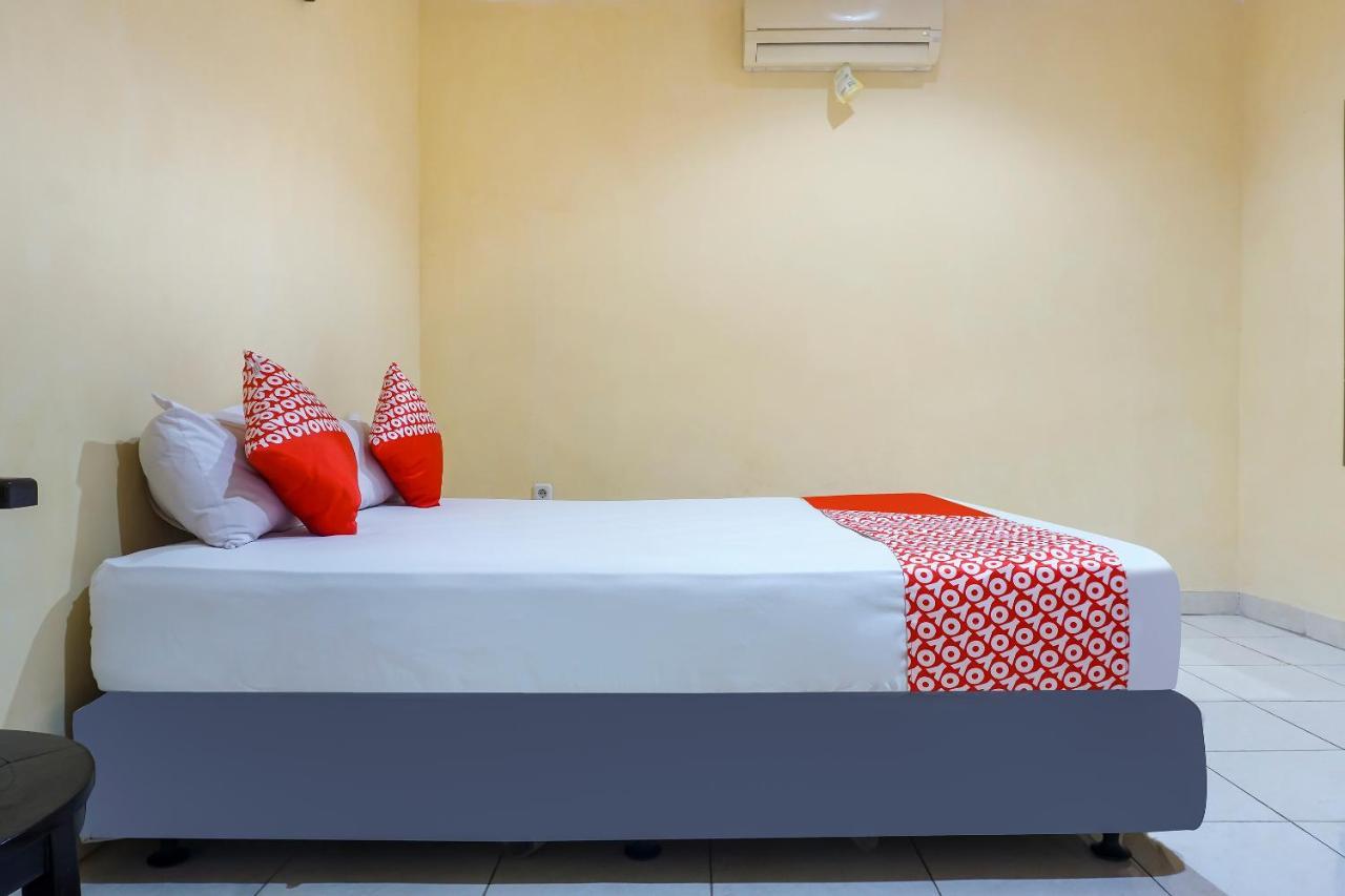 Oyo 90923 Makassar Cottage Balangberu Buitenkant foto