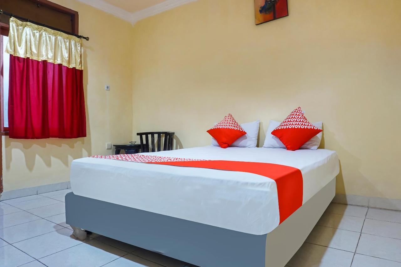 Oyo 90923 Makassar Cottage Balangberu Buitenkant foto