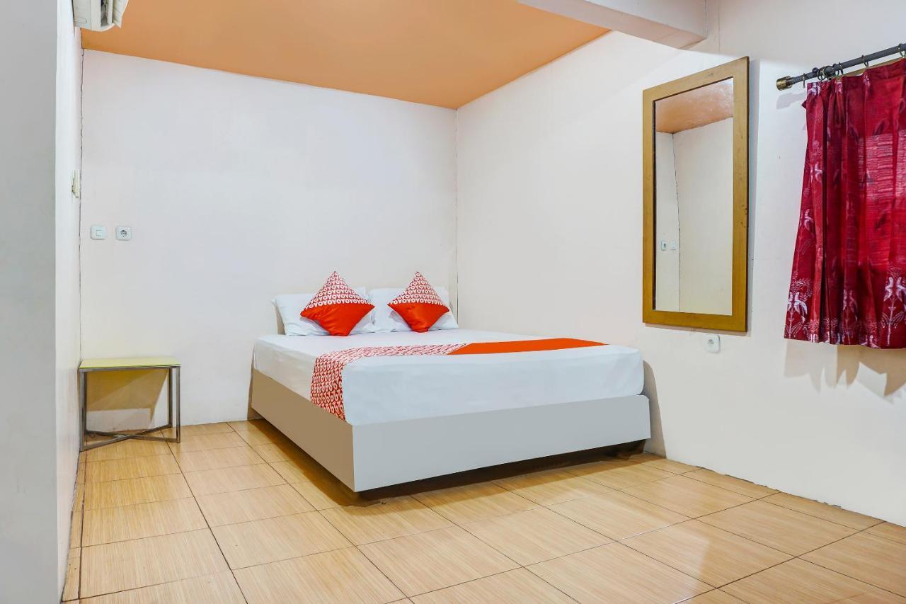 Oyo 90923 Makassar Cottage Balangberu Buitenkant foto